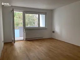 Tolle Familien-Wohnung: 3-Zimmer mit Loggia und Grünblick nahe Wolfrathplatz