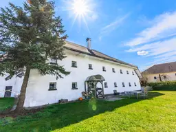 Vierkanthof mit Potenzial in Neukirchen bei Lambach
