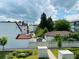 NACHMIETER gesucht: zentrale 2-Zimmer-Wohnung mit tollem Ausblick