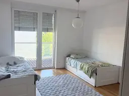 NACHMIETER GESUCHT - ab sofort: 3-Zimmer-Wohnung mit großer Loggia