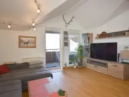 Zentrumsnahe gelegene gepflegte Dachgeschosswohnung mit Blick in St. Johann in Tirol
