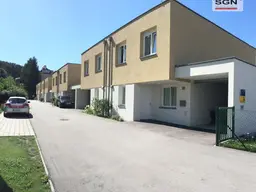 Wunderschöne Doppelhaushälte in Ruhelage und moderne Architektur inklusive