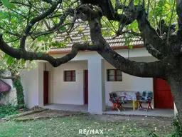 Charmantes, idyllisches Landhaus mit eigenem Ferienappartement und Raum für Ideen!
