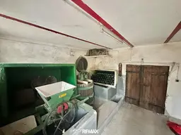 Charmanter Weinkeller mit Grünfläche im Weinviertel