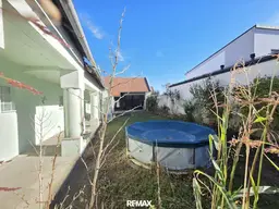 Hübsches Wohnhaus mit Arkadengang und Stadel