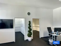 Moderne, neu sanierte Bürofläche direkt an der B70 in top Lage!