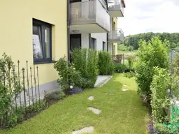 Exklusive, sonnige Garten-Wohnung! 2 Autoabstellplätze! Neubau!