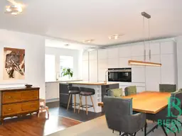 Exklusives Architektenhaus in Gaaden – Beeindruckendes Einfamilienhaus mit 9 Zimmern und viel Privatsphäre