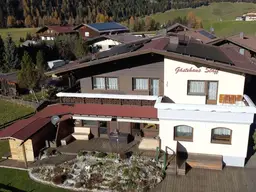 Haus mit Privatwohnung und 4 Ferienwohnzungen in schöner Lage!!