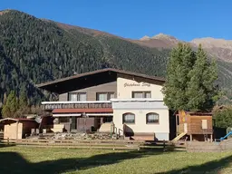 Sonnig gelegenes Wohnhaus mit 4 Ferienwohnungen in schöner Lage!