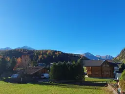 Grüßes Wohnhaus mit 4 Ferienwohnungen in schöner Lage!