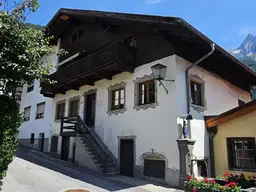 Sanierungsbedürftiges Haus im Zentrum!