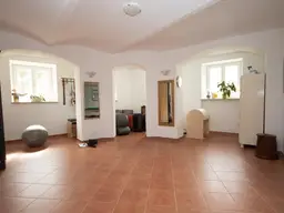 Baden, Zentrum: BÜRO / Praxis / Studio oder Ähnliches (Gewerbe-Räume) am Kaiser-Franz-Josef-Ring mit TOP Infrastruktur - in einem sehr schönen Altbau