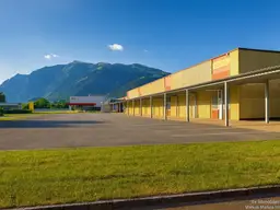 TOP-Lagerhalle mit Rangierfläche in Meiningen zu vermieten