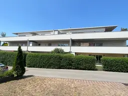 "Sulzer Höhenblick: Moderne Terrassenwohnung mit Panoramablick"
