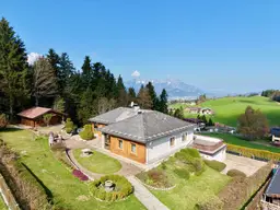Attraktives Einfamilienhaus mit Einliegerwohnung mit Panoramablick