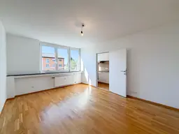 HERRNAU | Helle Garconnière mit Festungsblick