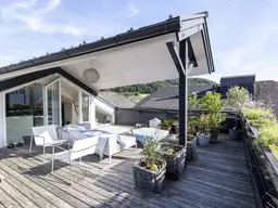 MATTSEE | Luxuriöse Loft-Wohnung in Seenähe mit 360° Dachterrasse in zentraler Lage