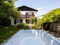 NONNTAL | Charmantes Einfamilienhaus mit blickgeschütztem Garten und Pool in bester Lage