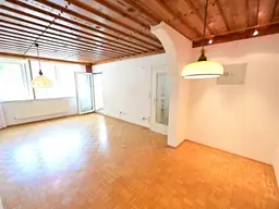LEHEN NAHE SALK | Geräumige 3‑Zimmer-Wohnung mit Loggia in zentraler Lage