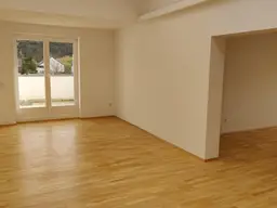 Exklusive Dachgeschosswohnung mit Terrasse - Wohnkomfort im Grünen | ZELLMANN IMMOBILIEN