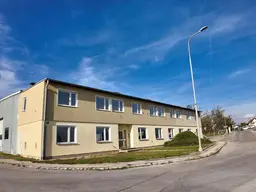 900m² Produktionshalle mit 360m² Büro und eingezäunten Freiflächen!