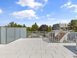 Imposante und sehr helle Dachgeschosswohnung mit 2 Terrassen und hochwertiger Ausstattung in ehemlaigen Fuhrwerkhaus