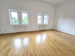 * * * LICHTDURCHFLUTETE SINGLE- und PÄRCHENWOHNUNG in GLEISDORF - NÄCHST WELLENBAD * * * 