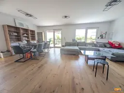 ZWEITBEZUG: Hochwertig ausgestattetes 9-Zimmer Reihenhaus mit TOP-Ausstattung und 2 Stellplätzen
