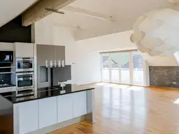 Dachgeschosswohnung mit beeindruckender Raumhöhe - Zweitwohnsitz möglich