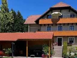 Tolle Landhauswohnung mit 2 Balkone -3 Zimmer