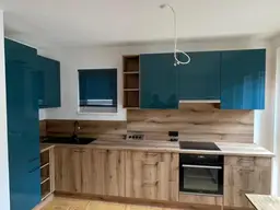 Schöne 2 Z.-Wohnung mit Tiefgarage, Terrasse u. kl. Eigengarten