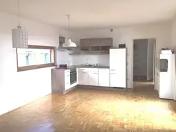 Schöne 2 Zimmer Wohnung mit Loggia und Garagenplatz – Solarcity