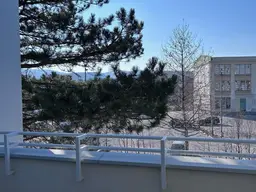 Moderne Drei-Zimmer-Wohnung mit Terrasse