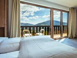 Alpines Refugium mit Weitblick – Exklusives Anwesen mit Chalet und vier Tiny Houses in den Kärntner Nockbergen