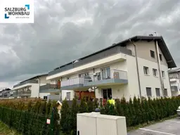 WOHNTRAUM IN SEEKIRCHEN! Großzügige, gemütliche 3-Zimmer Dachgeschoßwohnung mit großer Dachterrasse und 2 Tiefgaragenplätzen