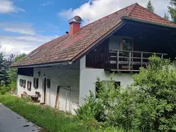 LANDHAUS IN ALLEINLAGE