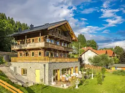 LUXUS HAT EINE NEUE ADRESSE! SPEKTAKULÄRES ANWESEN MIT UNVERGLEICHLICHEM KOMFORT UND SCHÖNHEIT! NUR CA. 10 AUTOMINUTEN VOM MILLSTÄTTER SEE ENTFERNT!