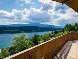 RAUM ZUM TRÄUMEN! HOCHWERTIGES WOHNHAUS (NEUBAU) MIT GIGANTISCHEM SEE- UND BERGBLICK IN REPRÄSENTATIVER UND SENSATIONELLER RUHE- UND SONNENLAGE VON MILLSTATT AM SEE!