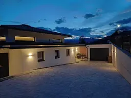 WOHNEN MIT WEITBLICK! HOCHWERTIGER BUNGALOW (BARRIEREFREIES ARCHITEKTENHAUS) IN TRAUMHAFTER LAGE ÜBER DEM MILLSTÄTTER SEE!