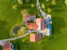 Seltene Gelegenheit! Liegenschaft mit 2 Häusern und Grünlandflächen