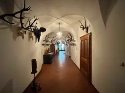 Herrschaftliches Haus mit Nebengebäude und schönem Garten