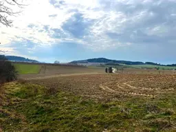 Landwirtschaftlicher Grund/Ackerfläche im Ortsbereich Reiset