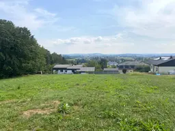 Sonniger Baugrund mit Grünstreifen in schöner Lage in Stadtnähe (1.491 m²)