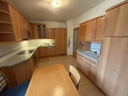 Attraktive 4-Zimmer-Wohnung mit Loggia &amp; Tiefgaragenplatz