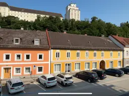 Neue Mietwohnung im Zentrum mit Balkon