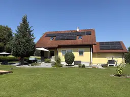 Gepflegtes Einfamilienhaus mit Pool und Doppelgarage