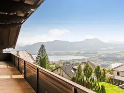 Logenplatz über dem Mondsee – großzügiges Wohnhaus mit Panorama