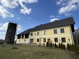 Großes Land- &amp; Forstanwesen – Zwei Wohneinheiten, Wald und Wiesen