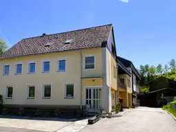 Wohn-u. Geschäftshaus mit XL Wohnung